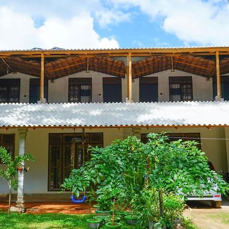 Miracle Home Stay Dambulla Exteriör bild