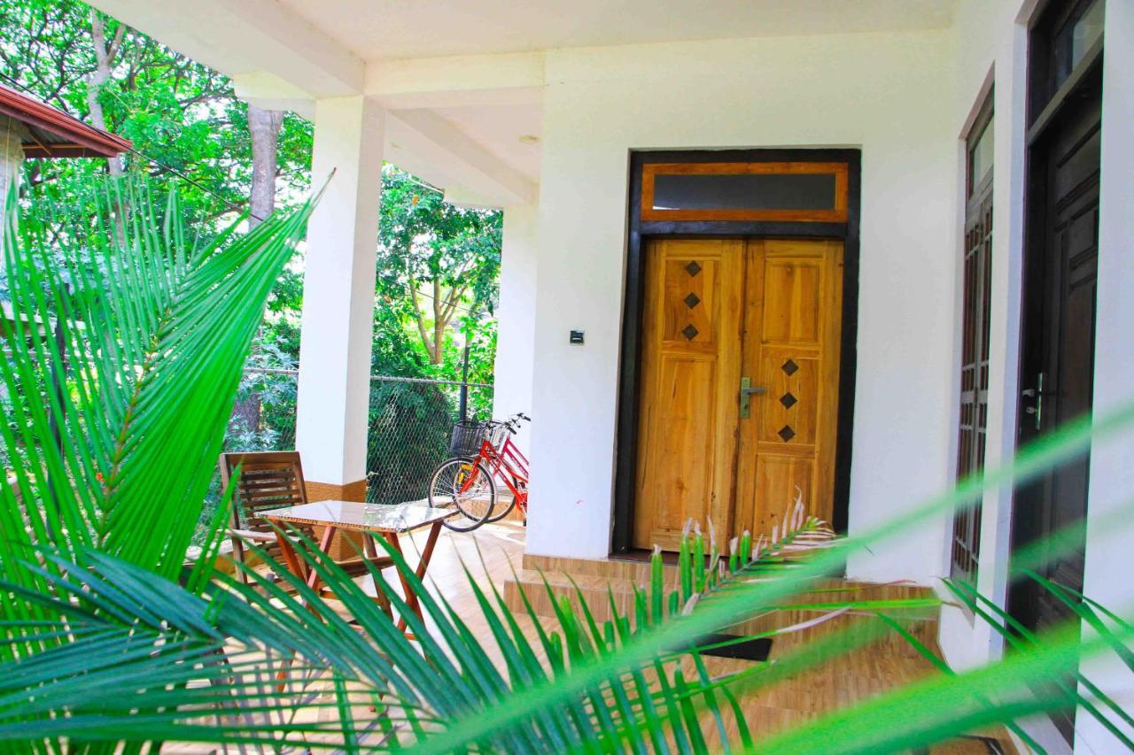 Miracle Home Stay Dambulla Exteriör bild