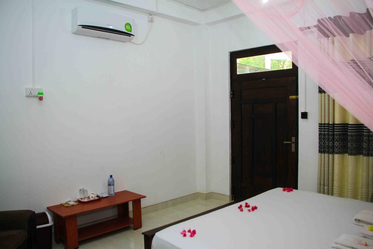 Miracle Home Stay Dambulla Exteriör bild