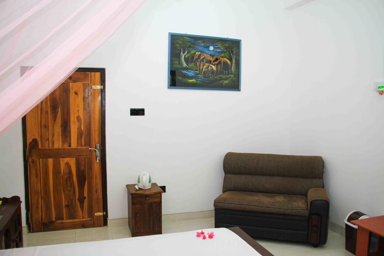 Miracle Home Stay Dambulla Exteriör bild