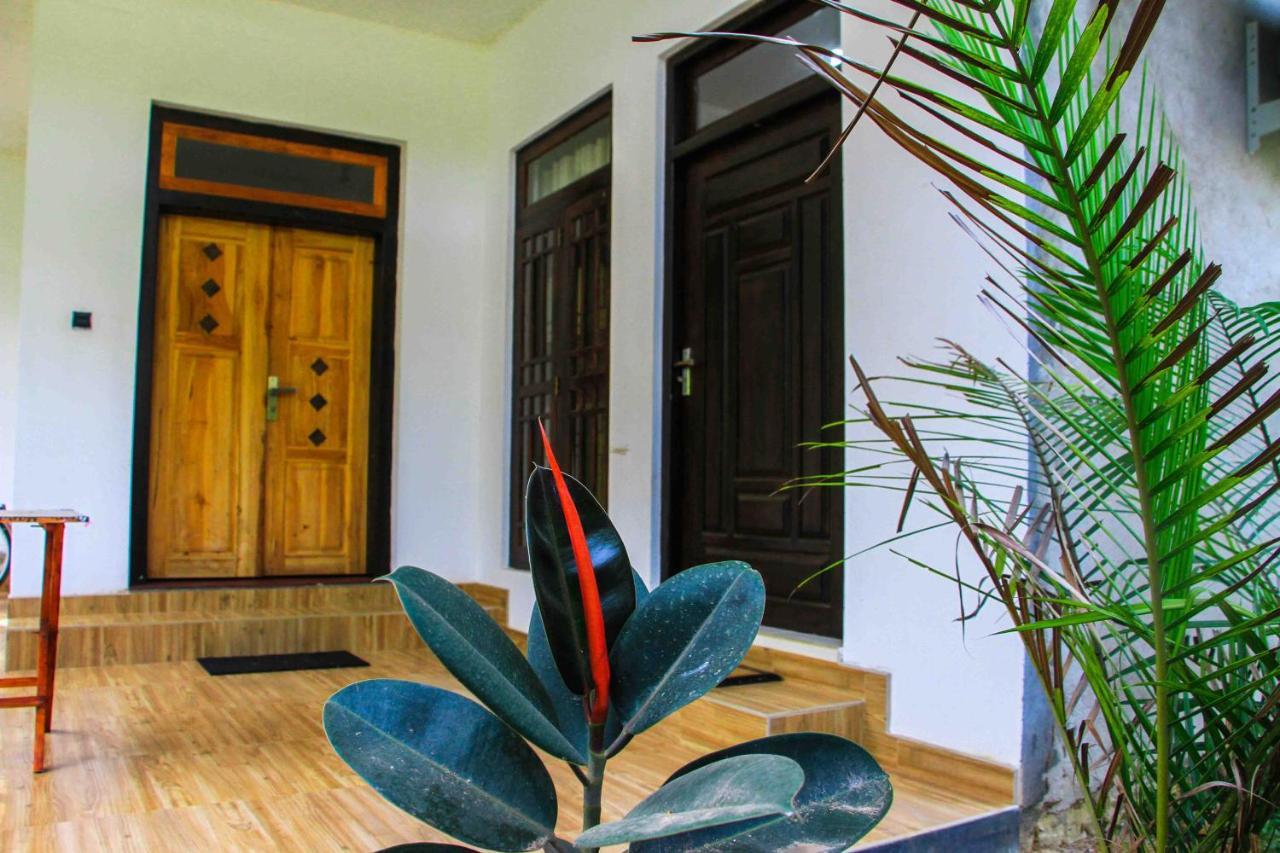Miracle Home Stay Dambulla Exteriör bild