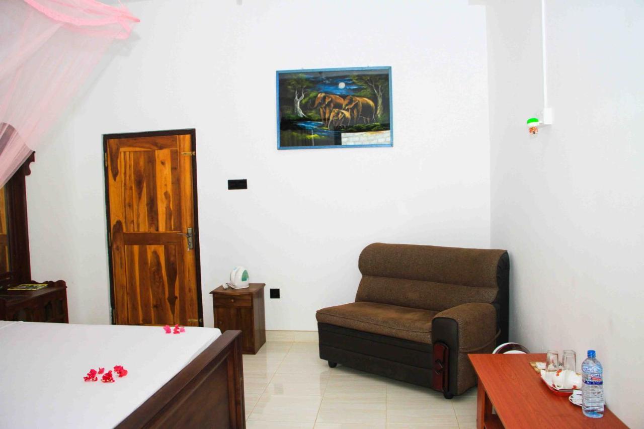 Miracle Home Stay Dambulla Exteriör bild