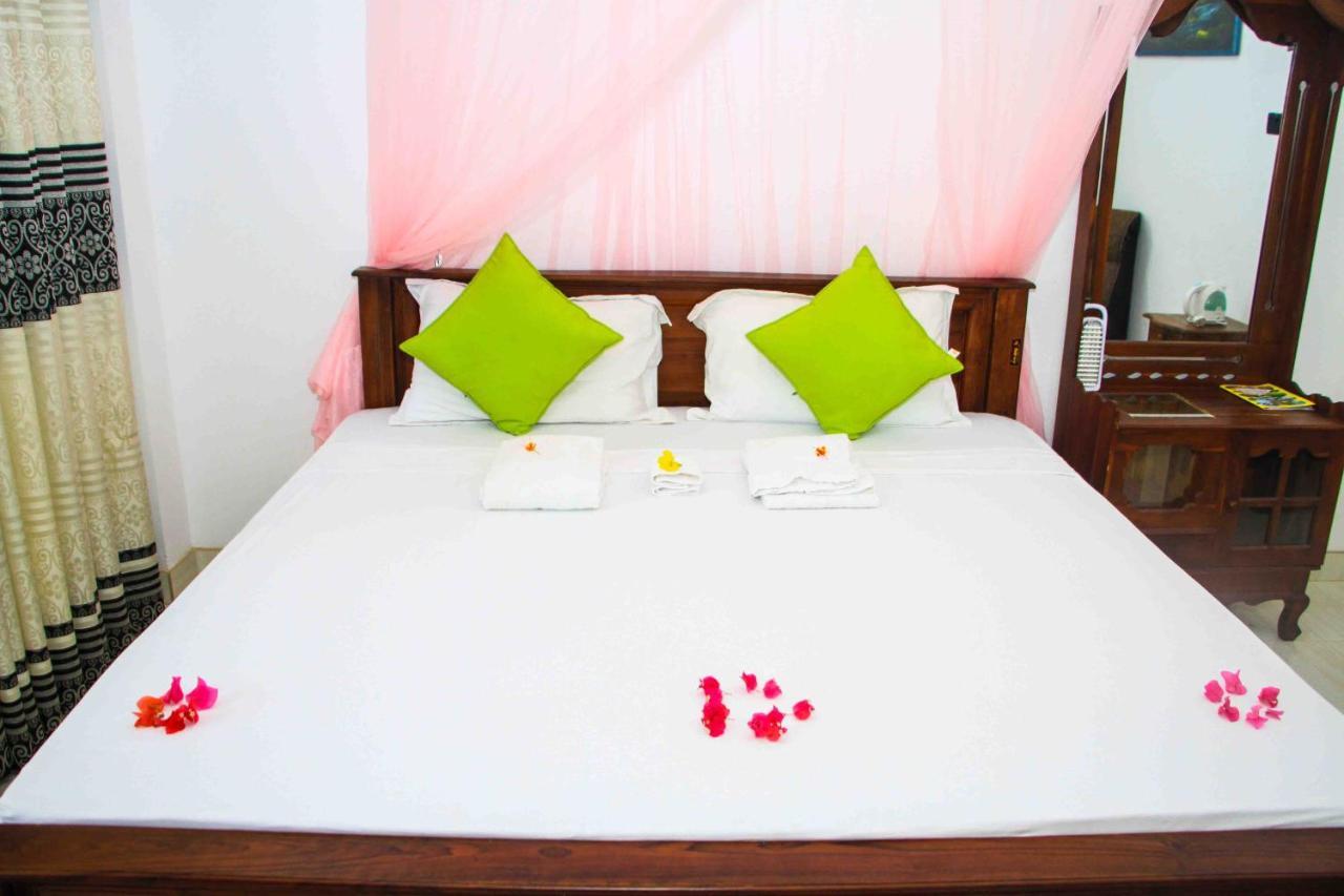 Miracle Home Stay Dambulla Exteriör bild